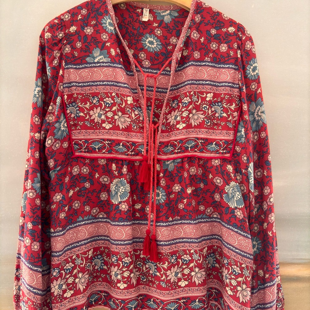 Spell the Gypsy Red and Blue Floral Folk Town Blouse- M - Picture 3 of 7